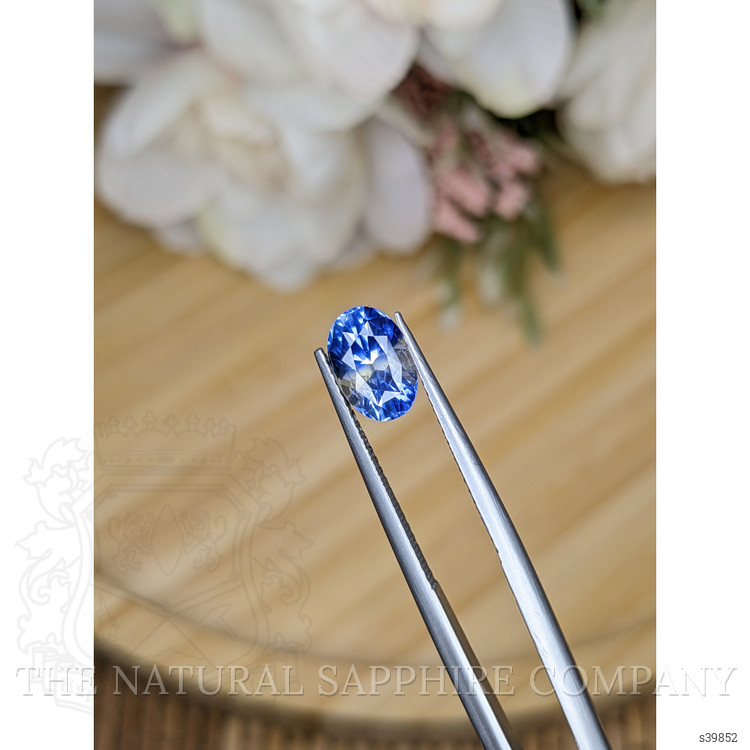 2.23 Ct. Bi Color Sapphire from Ceylon (Sri Lanka)
