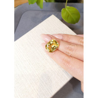 22.20 Ct. Yellow Sapphire from Ceylon (Sri Lanka) Life Style