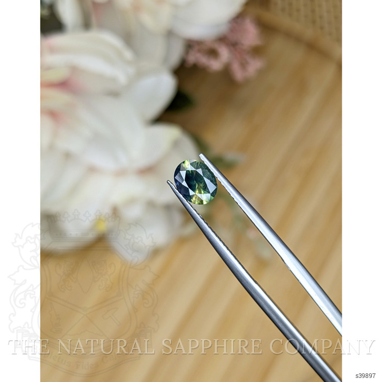 0.87 Ct. Bi Color Sapphire from Ceylon (Sri Lanka)