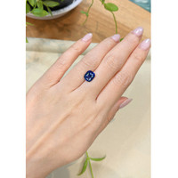3.52 Ct. Blue Sapphire from Ceylon (Sri Lanka) Life Style