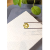 5.01 Ct. Yellow Sapphire from Ceylon (Sri Lanka) Life Style