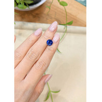 3.04 Ct. Blue Sapphire from Ceylon (Sri Lanka) Life Style