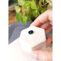 2.40 Ct. Greenish Blue Sapphire from Ceylon (Sri Lanka) Life Style