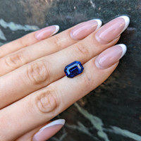 5.86 Ct. Blue Sapphire from Ceylon (Sri Lanka) Life Style