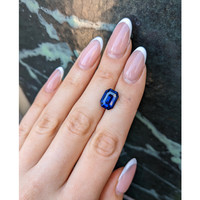 5.86 Ct. Blue Sapphire from Ceylon (Sri Lanka) Life Style