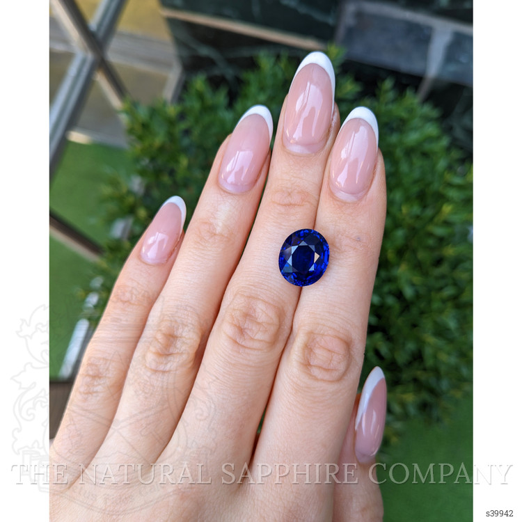 9.99 Ct. Blue Sapphire from Ceylon (Sri Lanka)