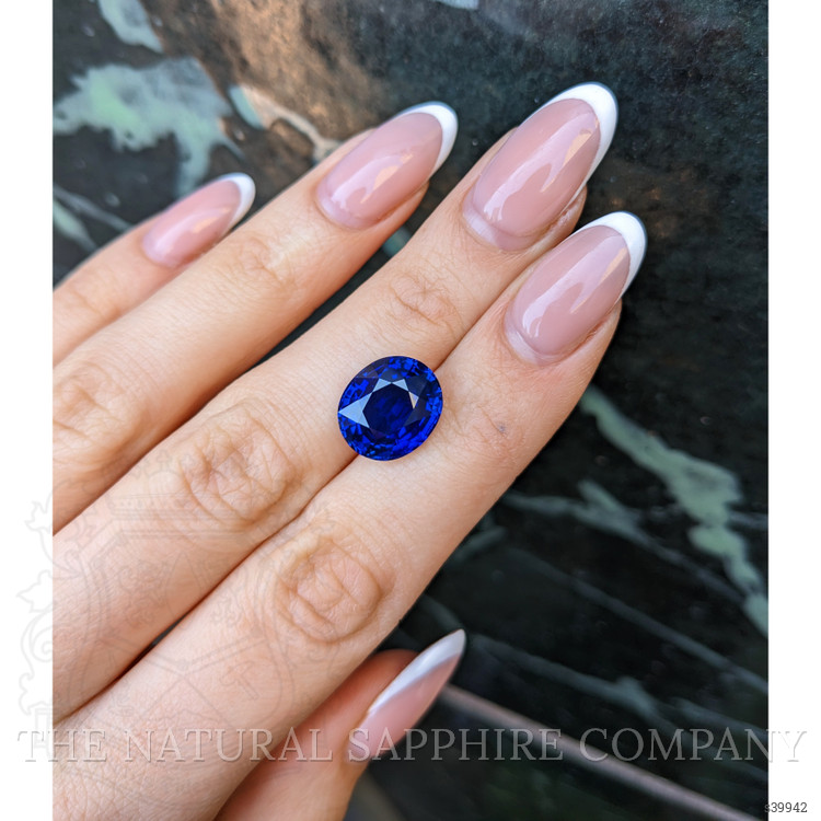 9.99 Ct. Blue Sapphire from Ceylon (Sri Lanka)