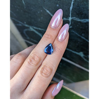 5.22 Ct. Blue Sapphire from Ceylon (Sri Lanka) Life Style