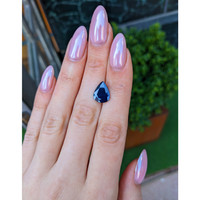 4.70 Ct. Blue Sapphire from Ceylon (Sri Lanka) Life Style