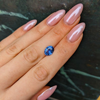 3.05 Ct. Blue Sapphire from Ceylon (Sri Lanka) Life Style