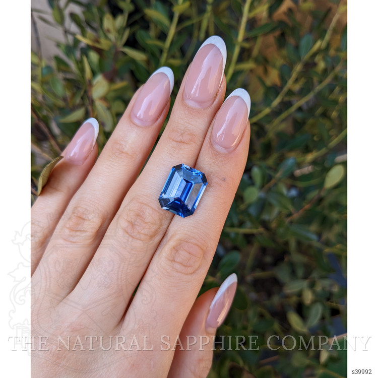 13.99 Ct. Blue Sapphire from Ceylon (Sri Lanka)