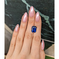 10.58 Ct. Blue Sapphire from Ceylon (Sri Lanka) Life Style
