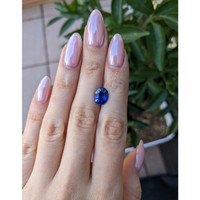4.00 Ct. Blue Sapphire from Ceylon (Sri Lanka) Life Style