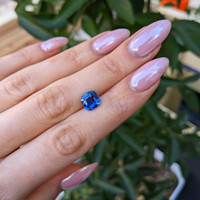 3.16 Ct. Blue Sapphire from Ceylon (Sri Lanka) Life Style