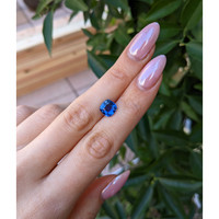 3.16 Ct. Blue Sapphire from Ceylon (Sri Lanka) Life Style