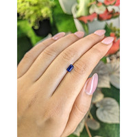 0.94 Ct. Blue Sapphire from Ceylon (Sri Lanka) Life Style