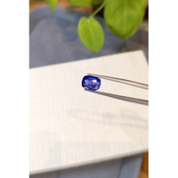 2.91 Ct. Blue Sapphire from Ceylon (Sri Lanka) Life Style