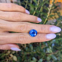 6.51 Ct. Blue Sapphire from Ceylon (Sri Lanka) Life Style