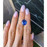 6.51 Ct. Blue Sapphire from Ceylon (Sri Lanka) Life Style