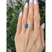 3.64 Ct. Blue Sapphire from Ceylon (Sri Lanka) Life Style