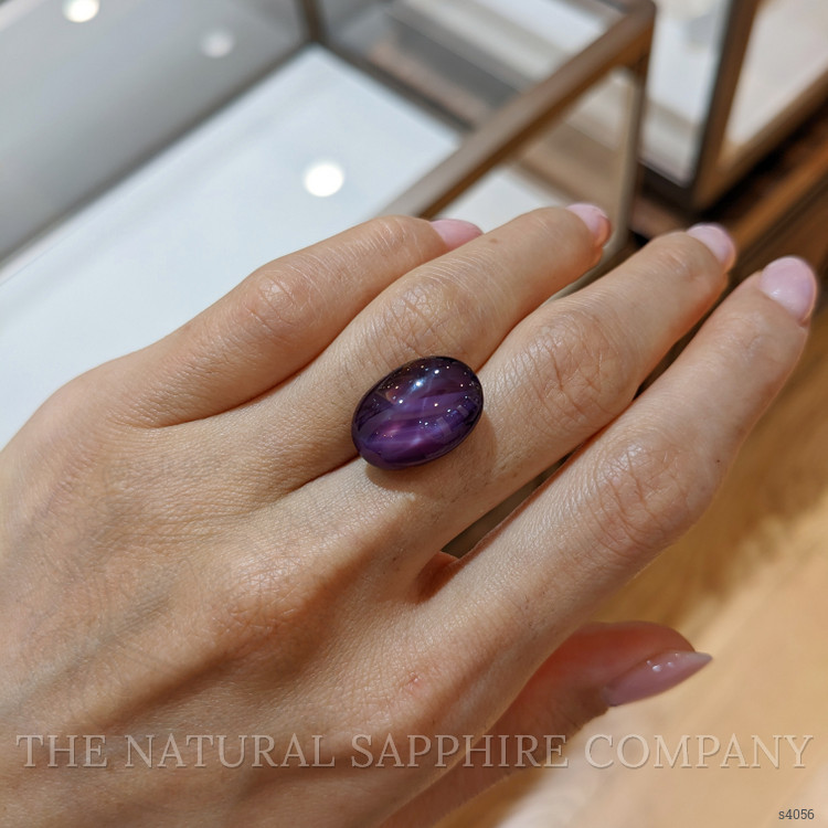 20.97 Ct. Purple Star Sapphire from Ceylon (Sri Lanka)