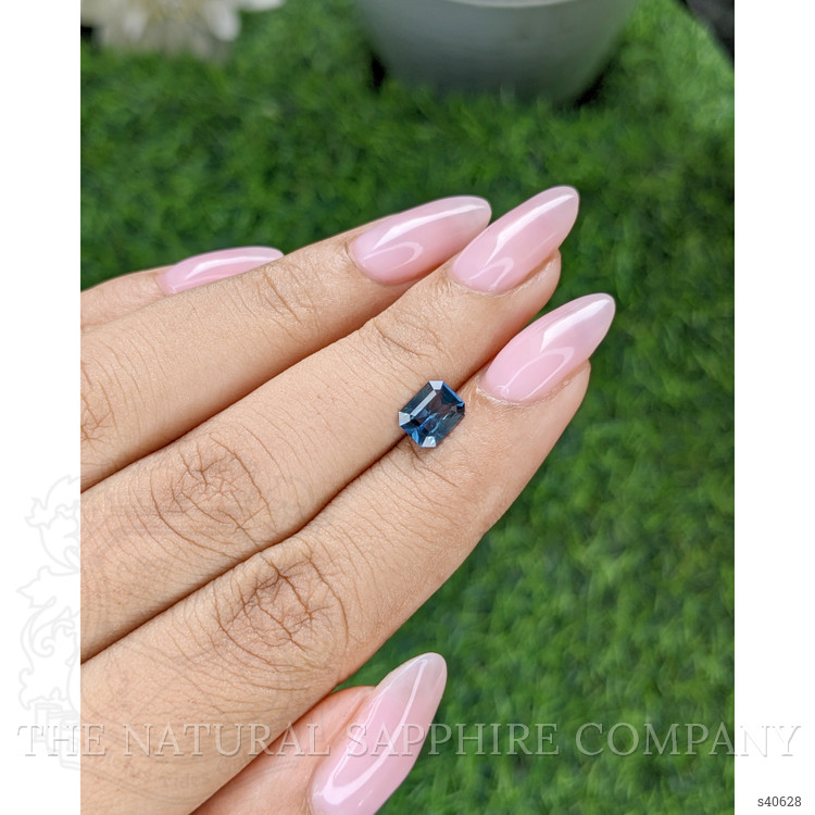 1.01 Ct. Greenish Blue Sapphire from Ceylon (Sri Lanka)