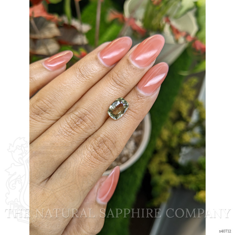 3.20 Ct. Yellowish Green Sapphire from Ceylon (Sri Lanka)