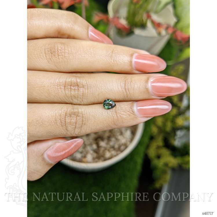 0.94 Ct. Green Sapphire from Ceylon (Sri Lanka)
