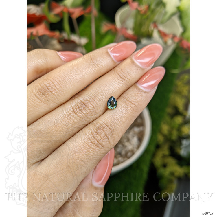 0.94 Ct. Green Sapphire from Ceylon (Sri Lanka)
