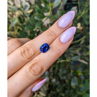 4.18 Ct. Blue Sapphire from Ceylon (Sri Lanka) Life Style