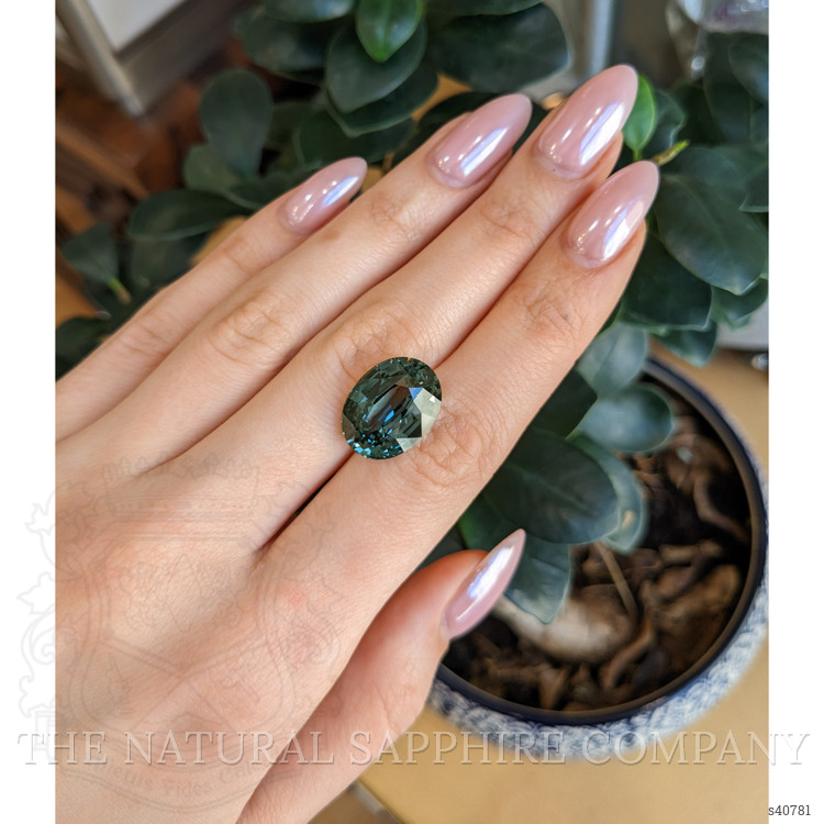 18.59 Ct. Green Sapphire from Ceylon (Sri Lanka)