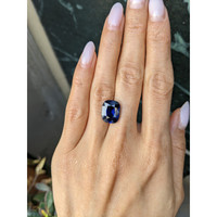 8.17 Ct. Blue Sapphire from Ceylon (Sri Lanka) Life Style