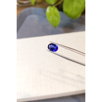 2.22 Ct. Purplish Blue Sapphire from Ceylon (Sri Lanka) Life Style
