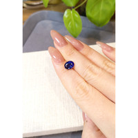 2.22 Ct. Purplish Blue Sapphire from Ceylon (Sri Lanka) Life Style