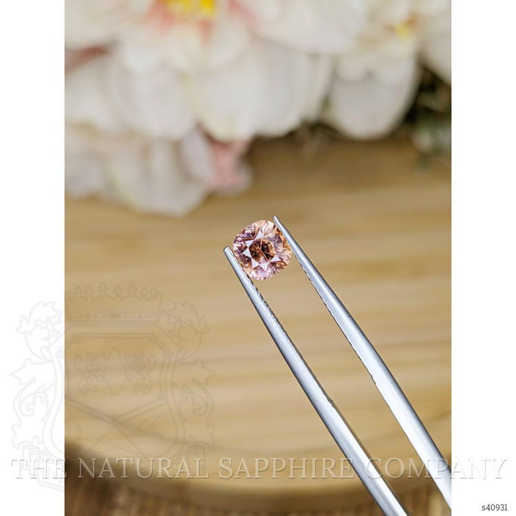 1.09 Ct. Padparadscha Sapphire from Ceylon (Sri Lanka)