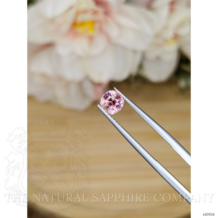 1.06 Ct. Padparadscha Sapphire from Ceylon (Sri Lanka)