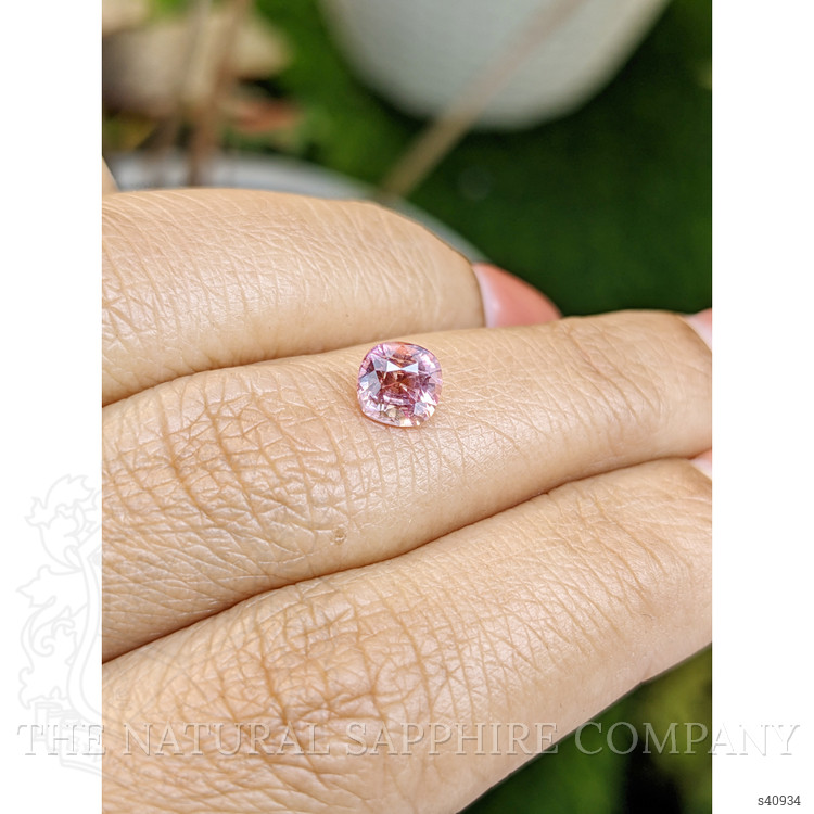 1.06 Ct. Padparadscha Sapphire from Ceylon (Sri Lanka)