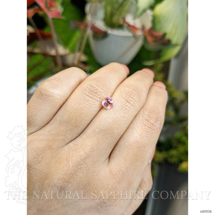 1.06 Ct. Padparadscha Sapphire from Ceylon (Sri Lanka)