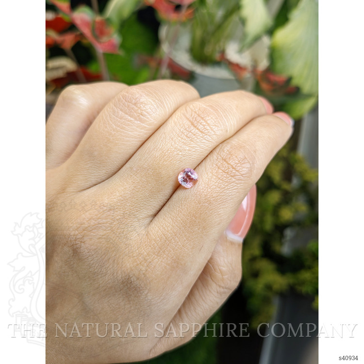 1.06 Ct. Padparadscha Sapphire from Ceylon (Sri Lanka)