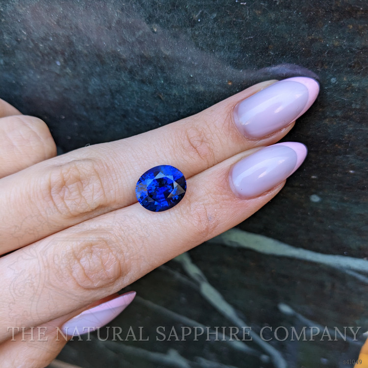 7.67 Ct. Blue Sapphire from Ceylon (Sri Lanka)