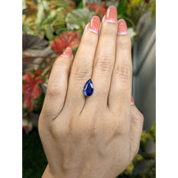 3.30 Ct. Blue Sapphire from Ceylon (Sri Lanka) Life Style