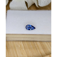 1.00 Ct. Blue Sapphire from Ceylon (Sri Lanka) Life Style