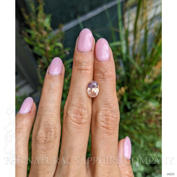 4.00 Ct. Orange Sapphire from Ceylon (Sri Lanka)