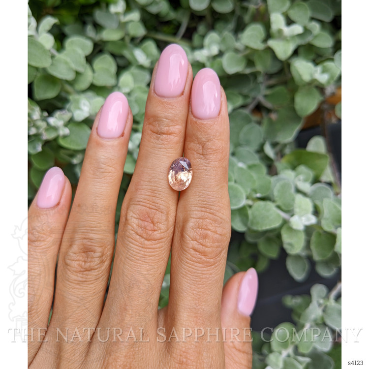 4.00 Ct. Orange Sapphire from Ceylon (Sri Lanka)