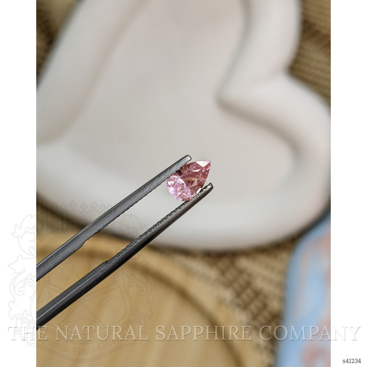 1.06 Ct. Padparadscha Sapphire from Ceylon (Sri Lanka)