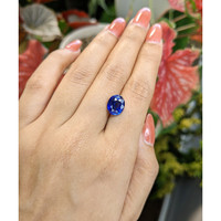 5.29 Ct. Blue Sapphire from Ceylon (Sri Lanka) Life Style