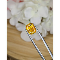 5.17 Ct. Yellowish Orange Sapphire from Ceylon (Sri Lanka) Life Style