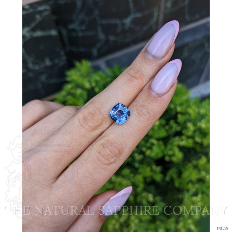 4.31 Ct. Blue Sapphire from Ceylon (Sri Lanka)