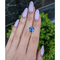 4.31 Ct. Blue Sapphire from Ceylon (Sri Lanka) Life Style