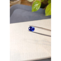 3.23 Ct. Blue Sapphire from Ceylon (Sri Lanka) Life Style